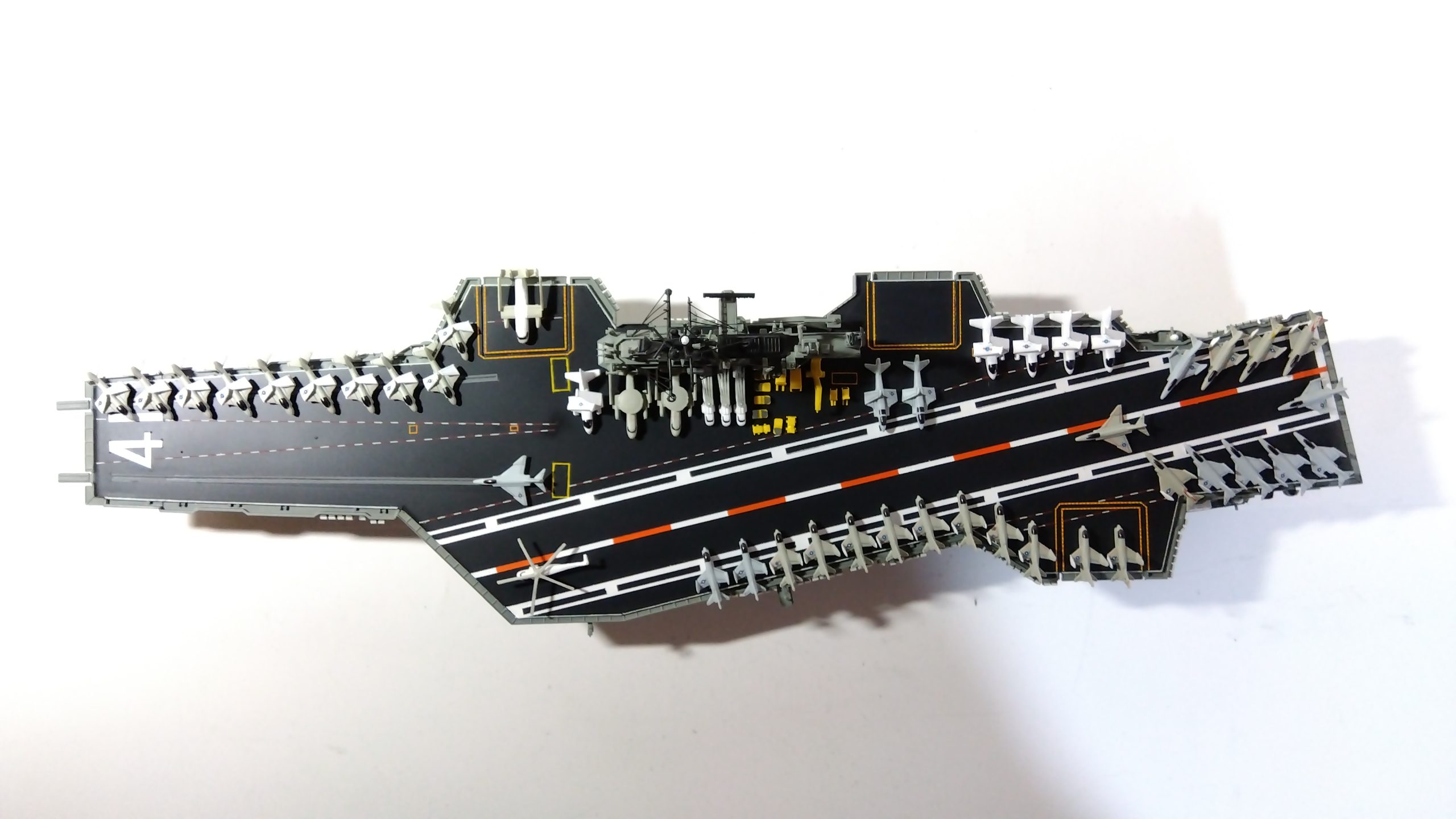 空母ミッドウェイのプラモ全体像