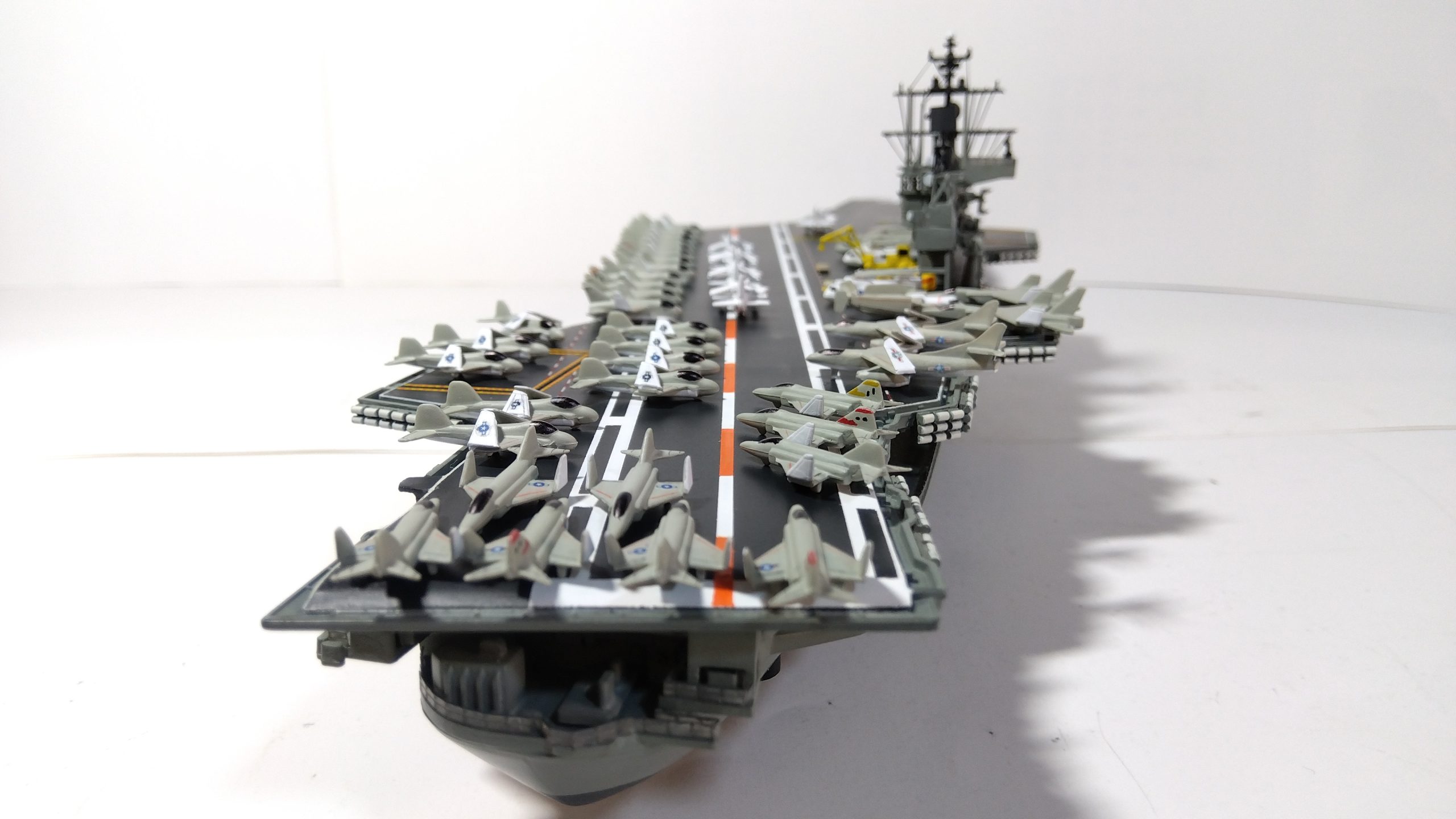 空母ミッドウェイのプラモ後方画像