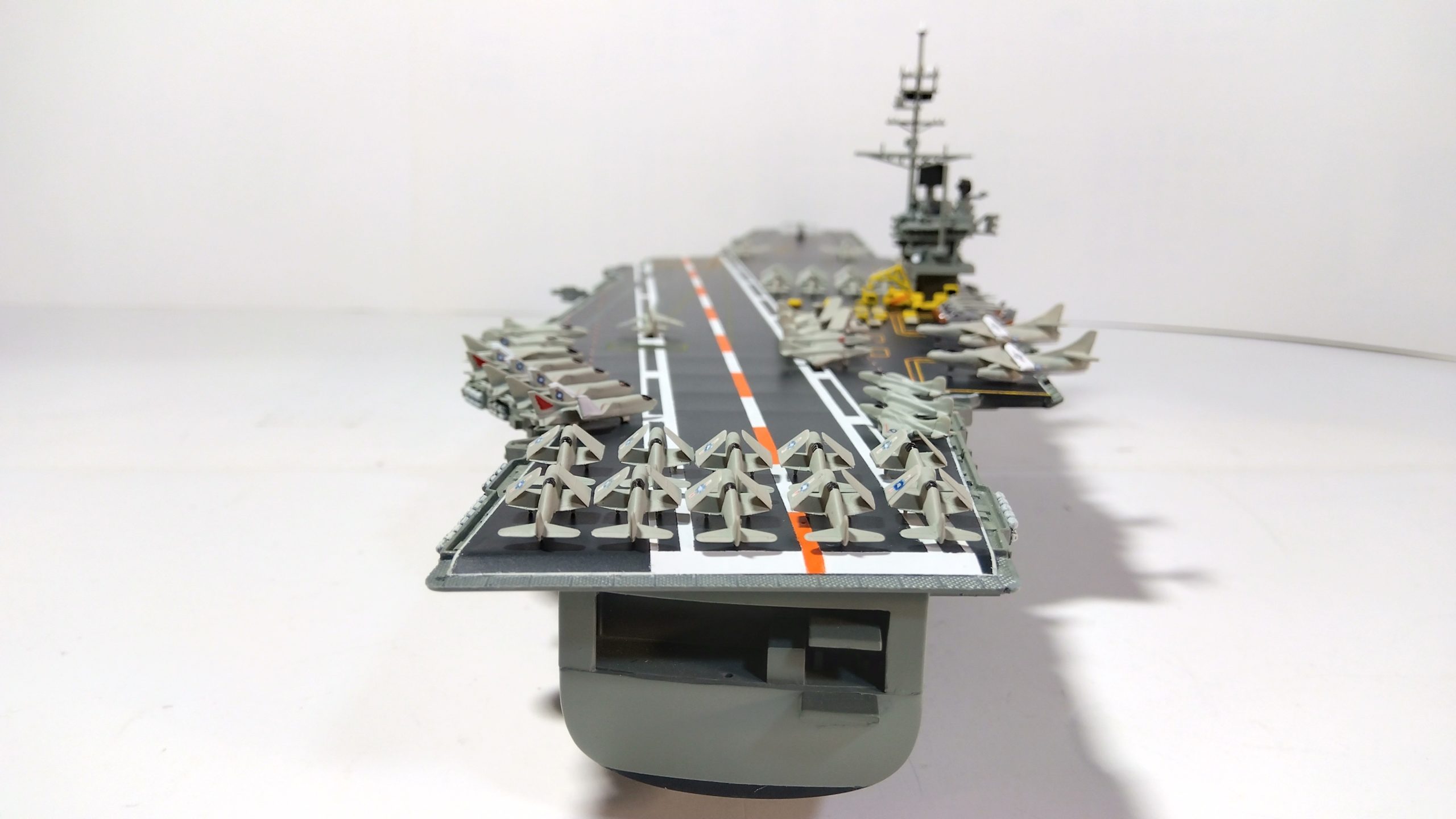 空母インディペンデンスのプラモ後方画像