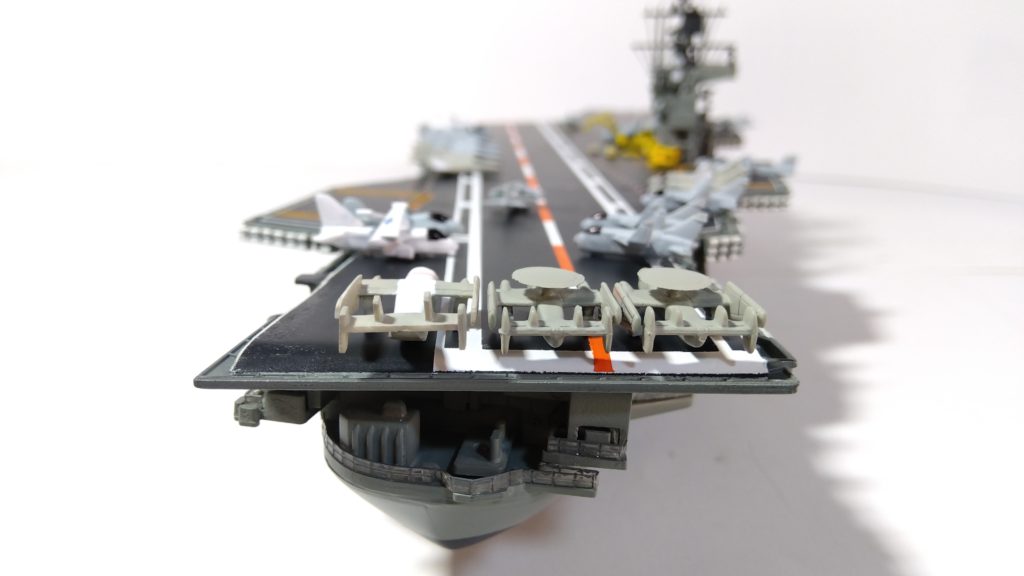 空母ミッドウェイのプラモ後方画像