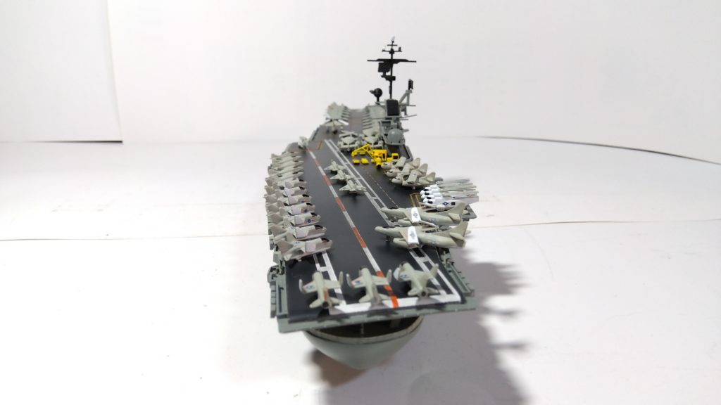 空母タイコンデロガのプラモ後方画像