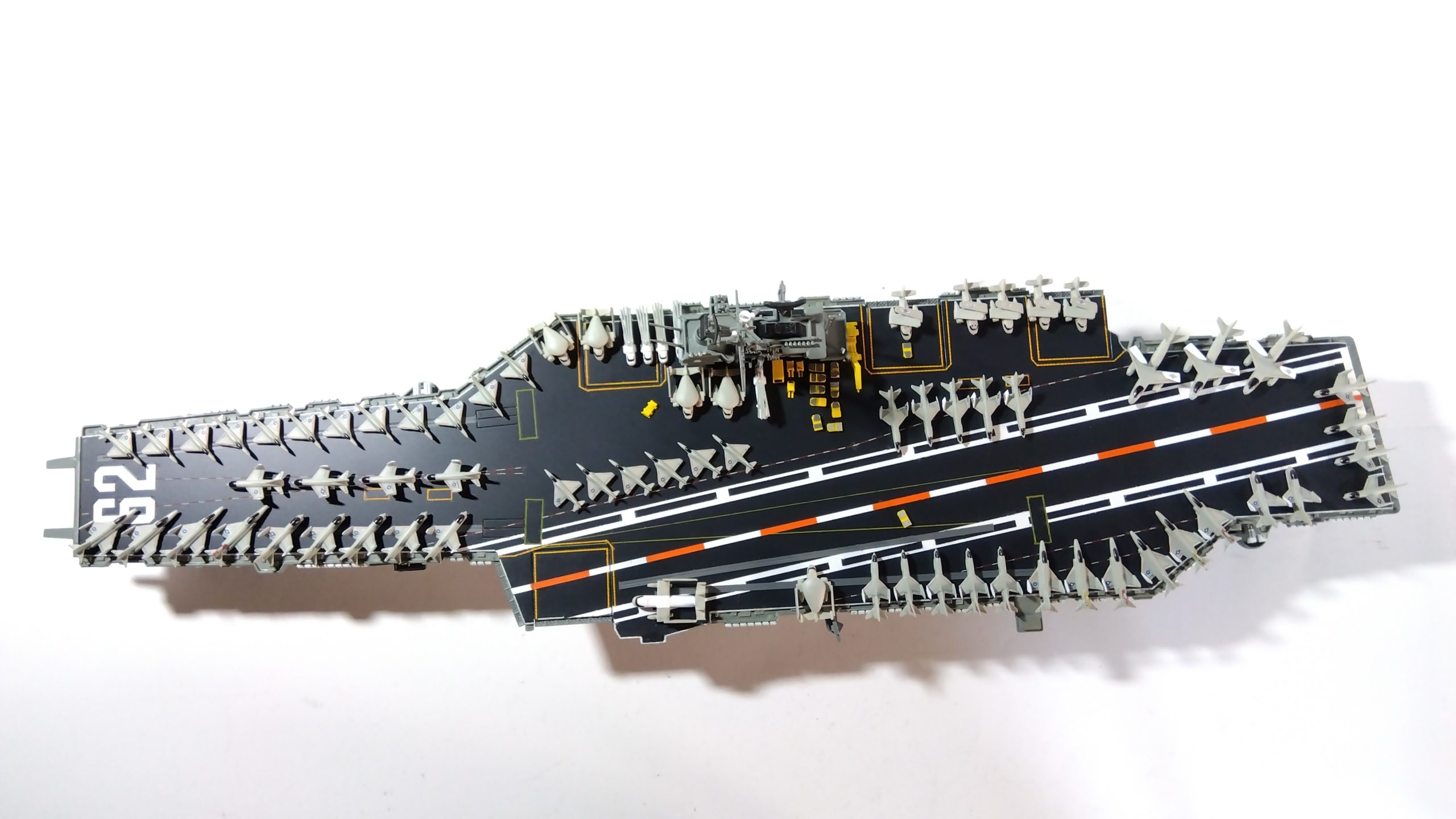 空母インディペンデンスのプラモ甲板全体画像