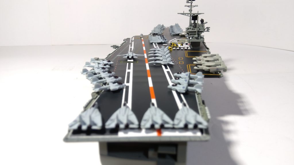 空母インディペンデンスのプラモ後方画像