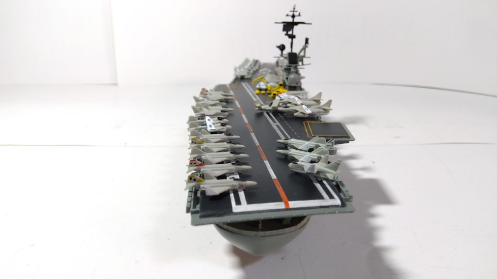 空母タイコンデロガのプラモ後方画像