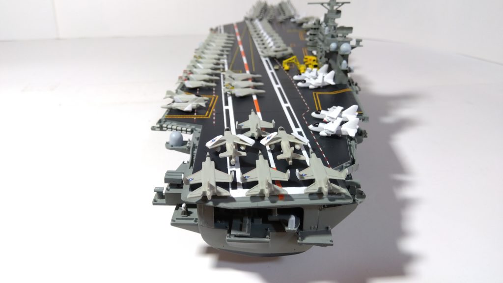 空母カールビンソンのプラモ後方画像