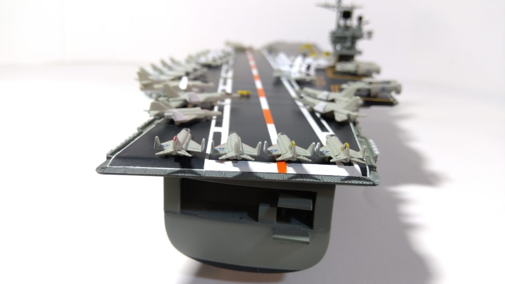 空母インディペンデンスのプラモ後方画像