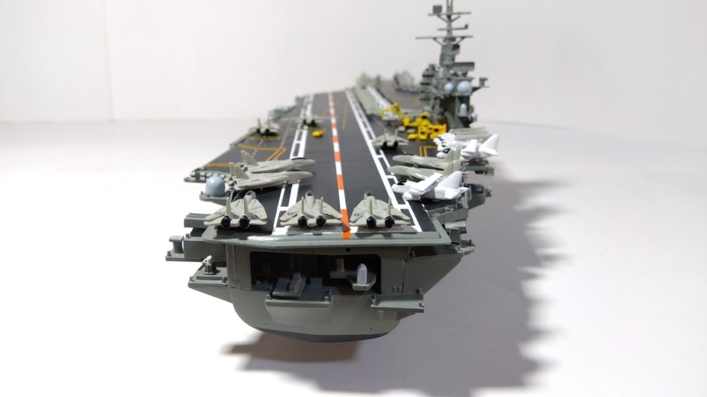 空母カールビンソンのプラモ後方画像