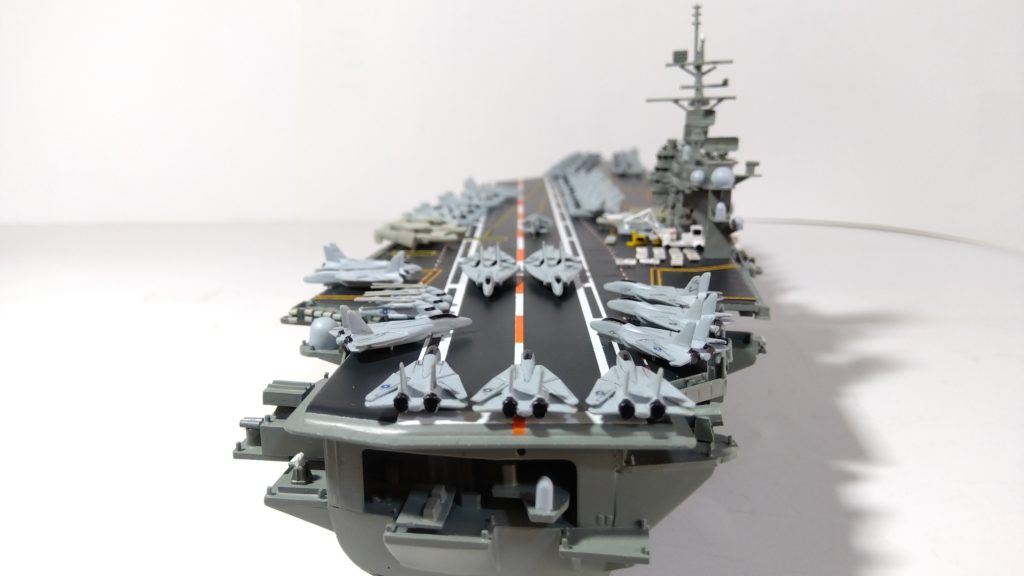空母カールビンソンのプラモ後方画像