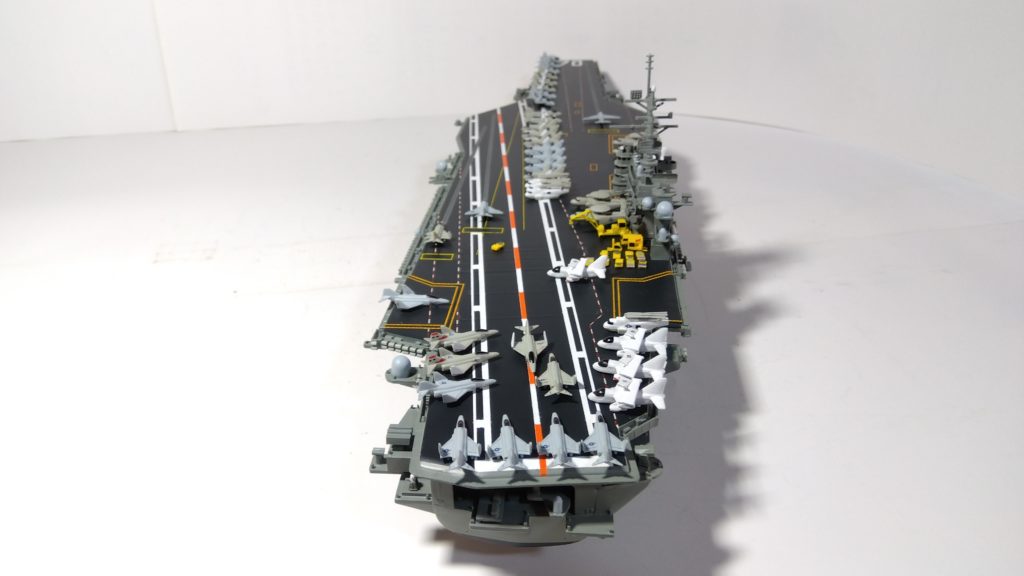 空母カールビンソンのプラモ後方画像