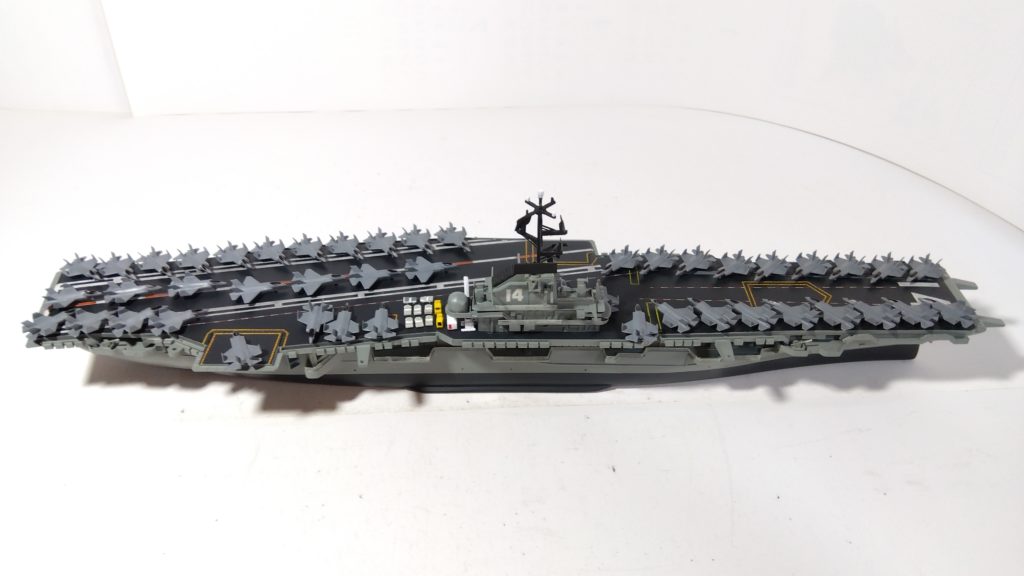 空母タイコンデロガのプラモ右側全体画像